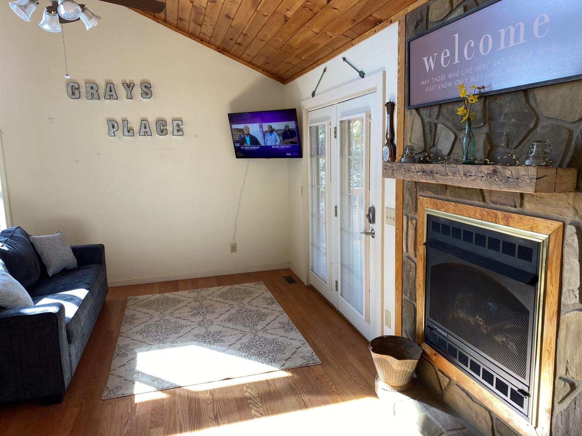 Gray'S Place On Cosby Creek - 2 Bedrooms, 2 Baths, Sleeps 6 Home Exterior foto